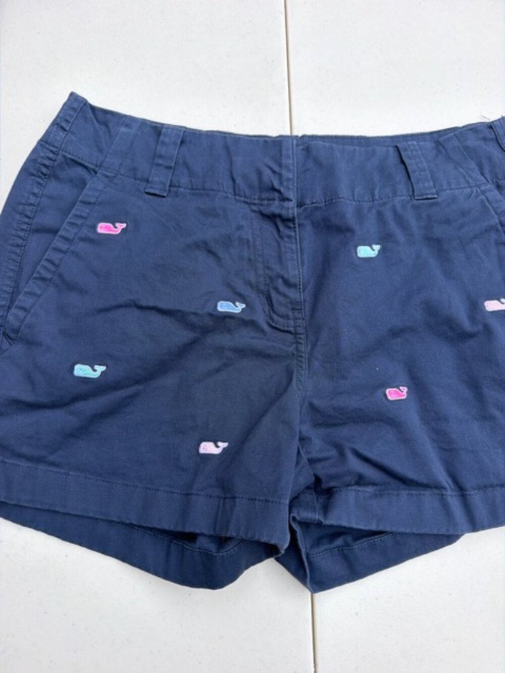 Vineyard Vines Women's Embroidered Whale Chino Shorts navy blue Size 2
